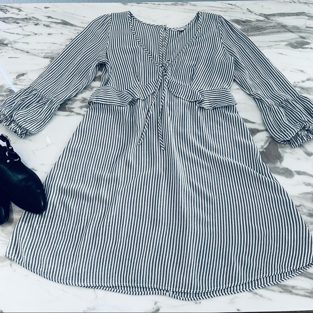 AE Mini Dress Stripe Flirt gray Ruffle Open Back Size S Long Balloon Sleeve - Picture 6 of 11